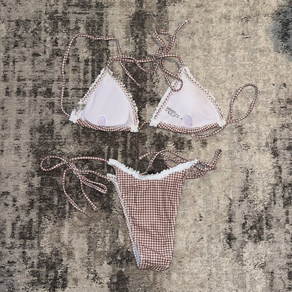 Bikini - Picture 3 of 3